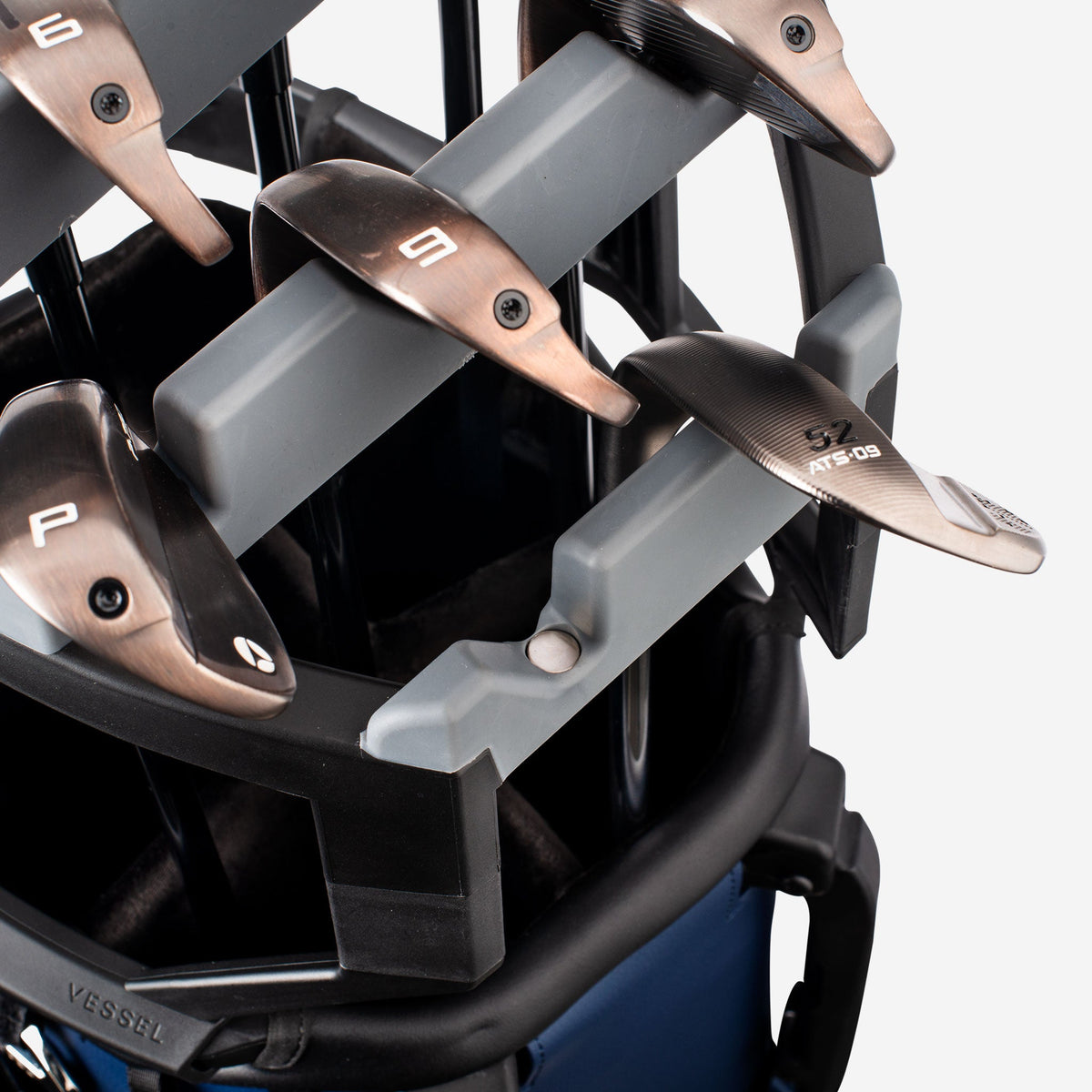 Magnetic snap closure